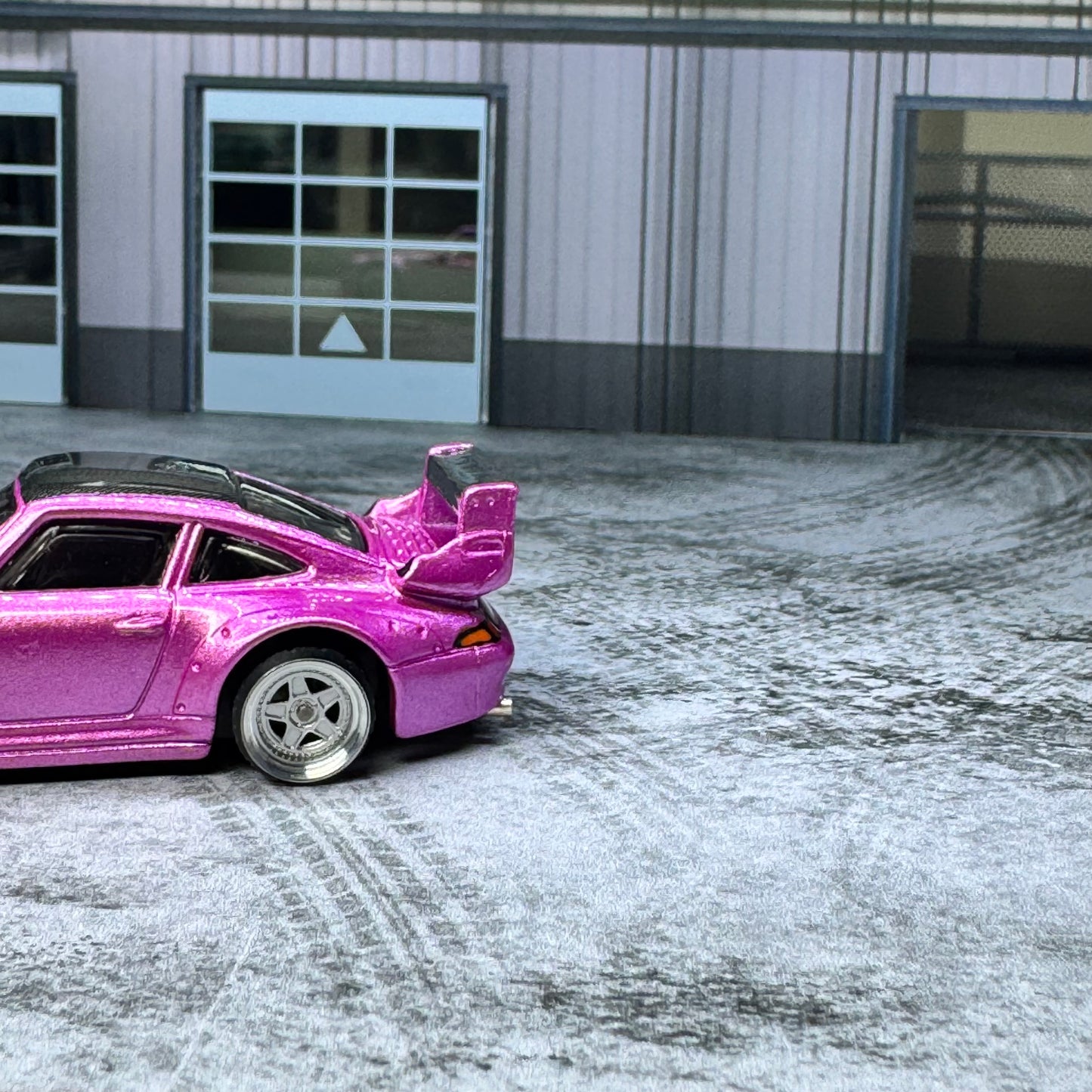Pink Porsche 993 GT2