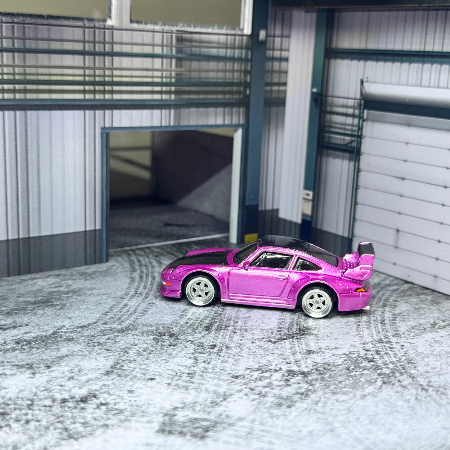 Pink Porsche 993 GT2